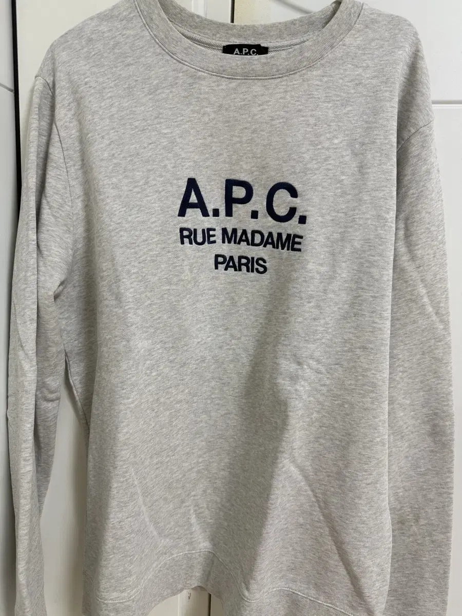 A.P.C 맨투맨 XL 사이즈